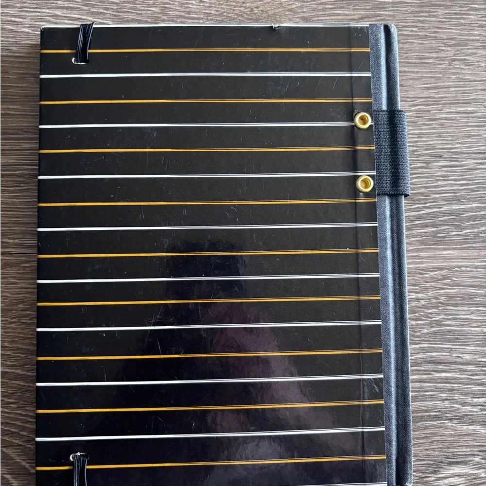 Notebook - Picture 2 of 5